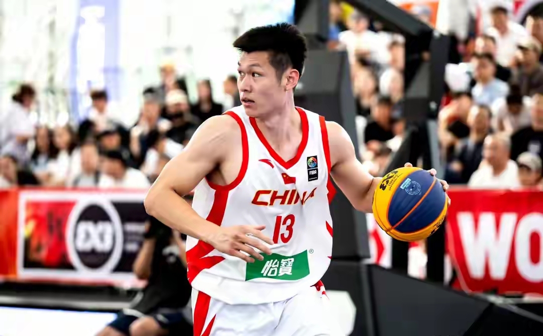 关于中国男篮爆冷热火B队，戈贝尔三分雨点燃全场的信息