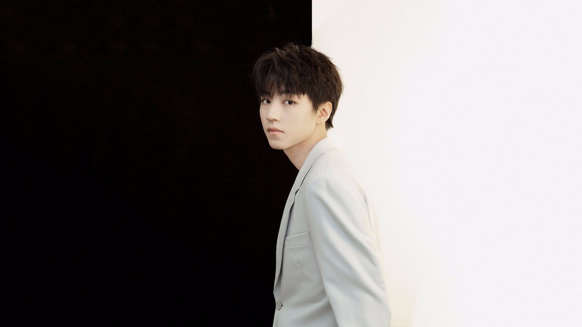 伯纳乌角斗场，贝林厄姆的绝杀，一场现代罗马式的胜利