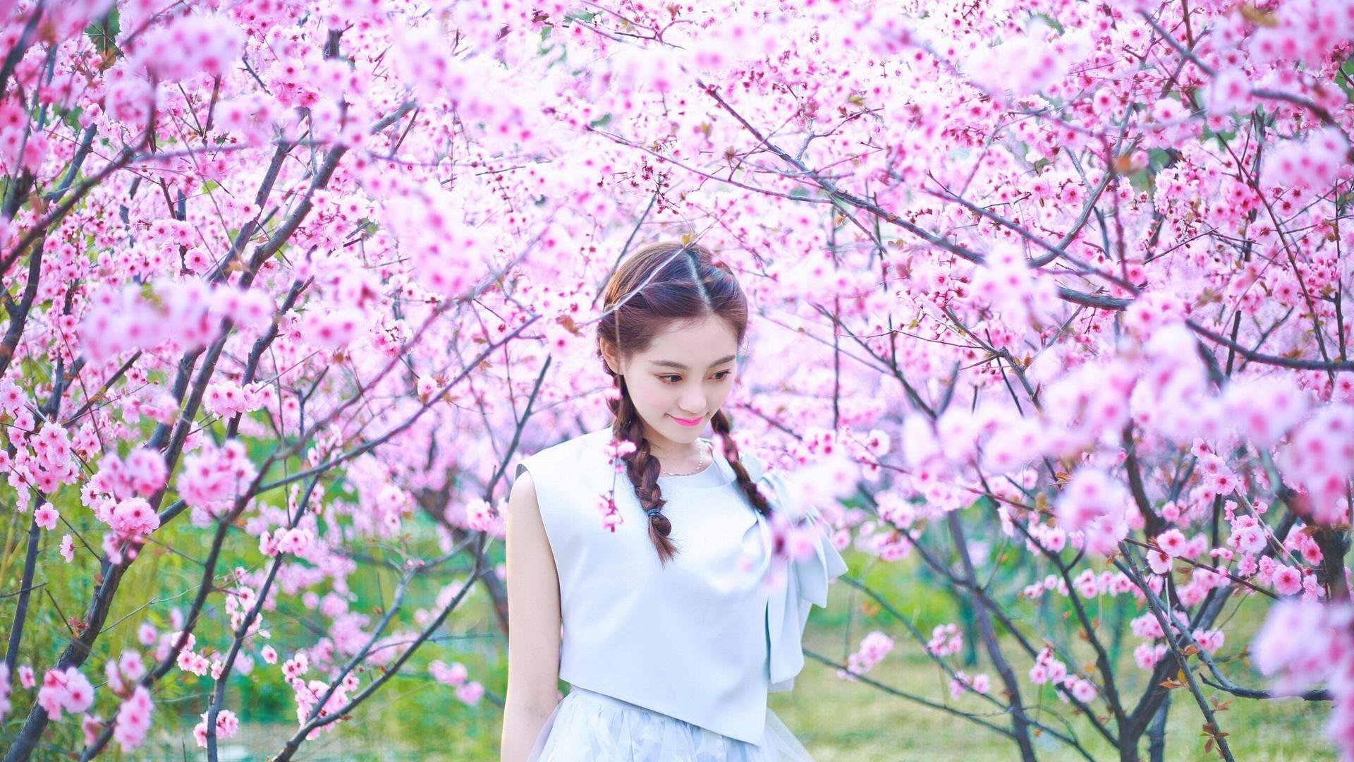 鏖战与高光，德国队vs韩国队的足球激战与陈雨菲的羽球辉煌