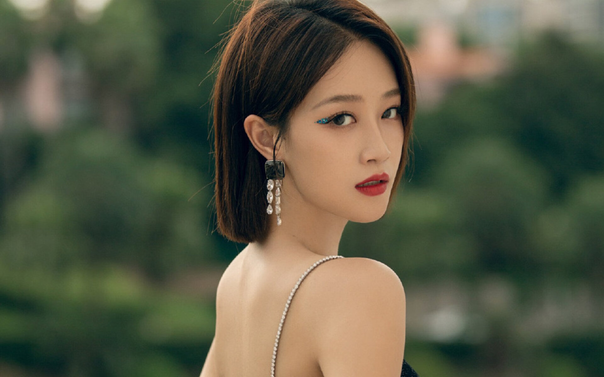 四十岁，站在不曾拥有的王座前