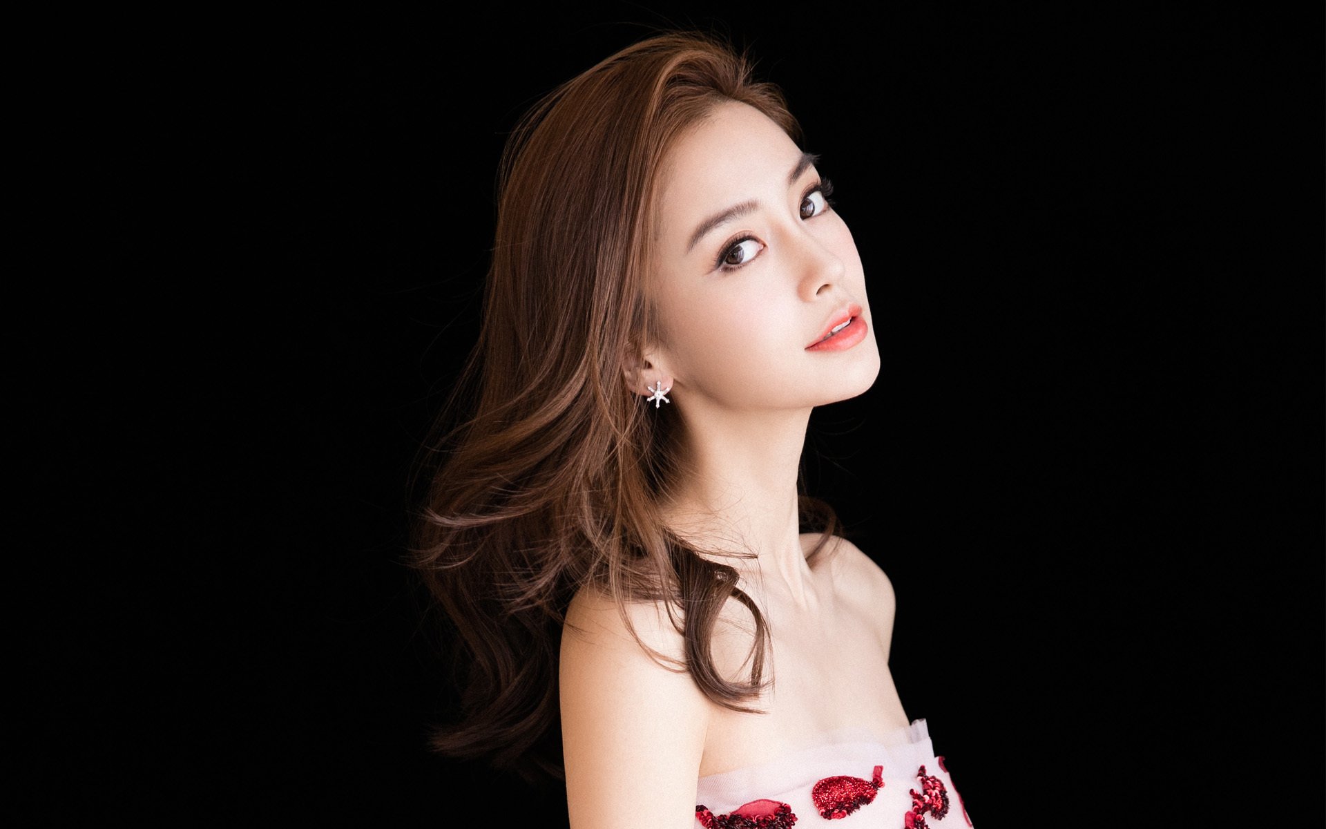 爱游戏体育-当奇迹穿上英格兰球衣，一场绝杀，两种命运，与那个让时间凝固的孟买之夜